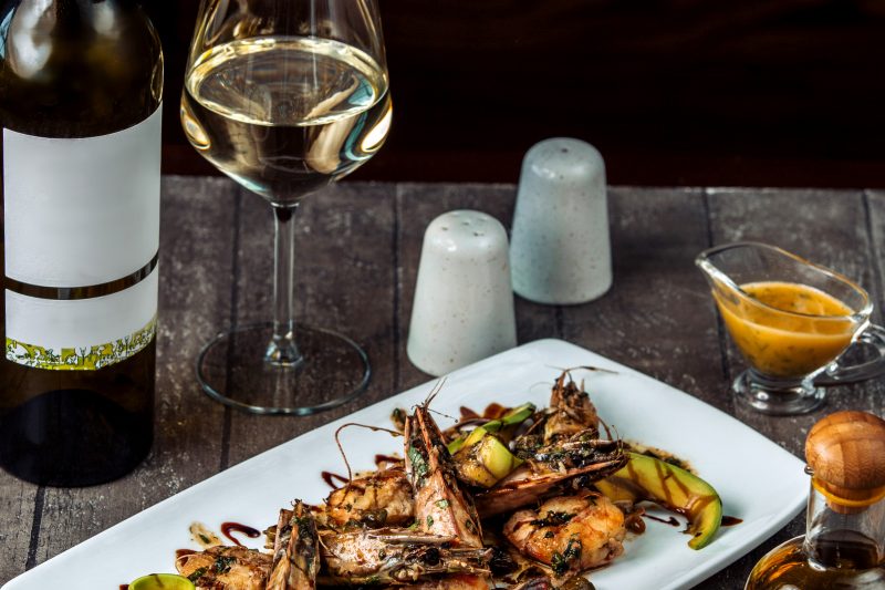 5 Wine Pairings to Perfectly Complement the Seafood Dishes